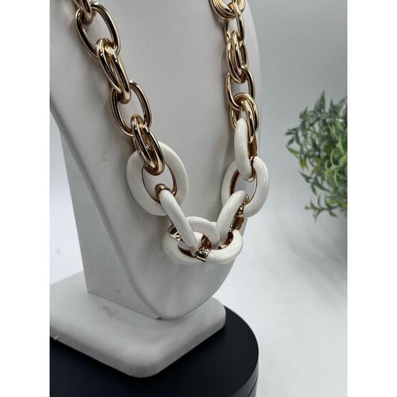 Lane Bryant Vintage Heavy White Enamel Gold Tone Link Chain Necklace - Picture 6 of 12